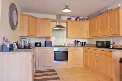69 Grange Drive, Streetly, Sutton Coldfield, B74 3DT