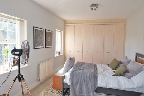 69 Grange Drive, Streetly, Sutton Coldfield, B74 3DT