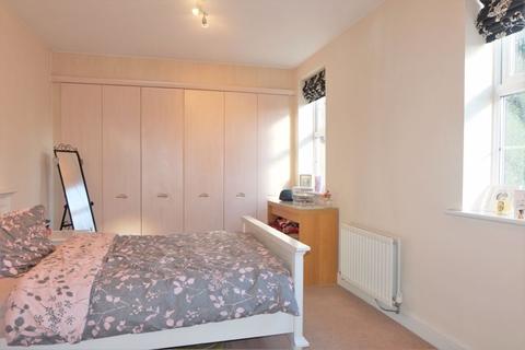 77 Grange Drive, Streetly, Sutton Coldfield, B74 3DT