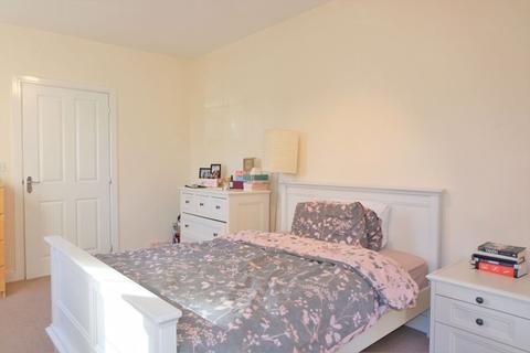 77 Grange Drive, Streetly, Sutton Coldfield, B74 3DT