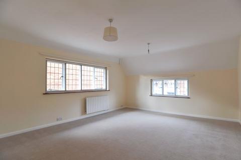 2 bedroom apartment to rent - High Street, Haslemere