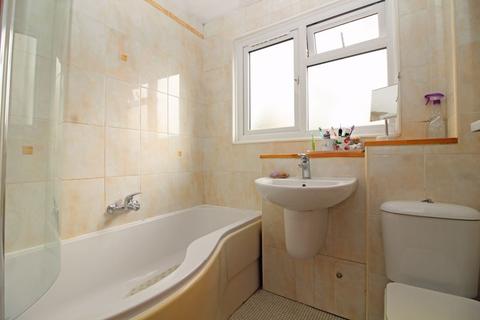 39 Nicola Close, South Croydon, CR2 6NA