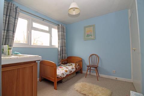 39 Nicola Close, South Croydon, CR2 6NA