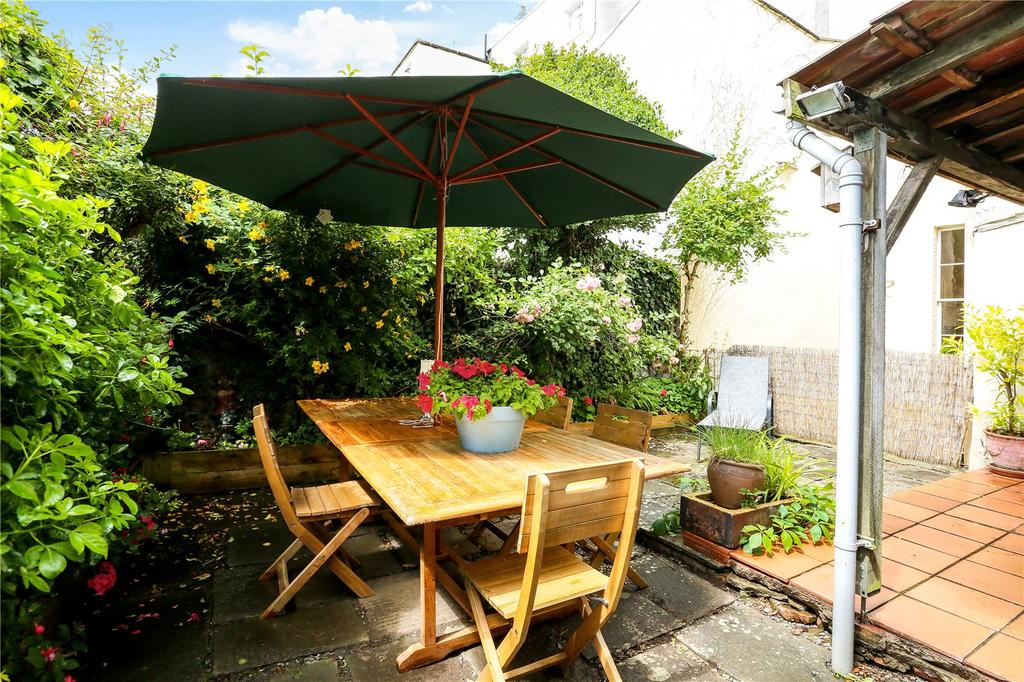 Courtyard Garden