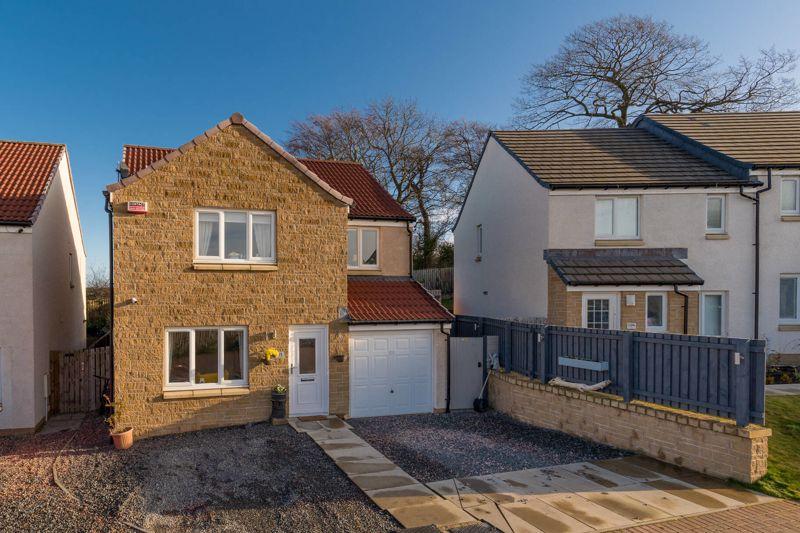 11 Whitehouse Crescent, Gorebridge, EH23 4FT 4 bed detached house £