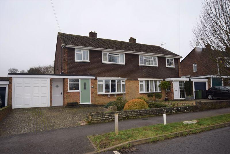 Manor Road, Toddington 3 bed semidetached house £385,000
