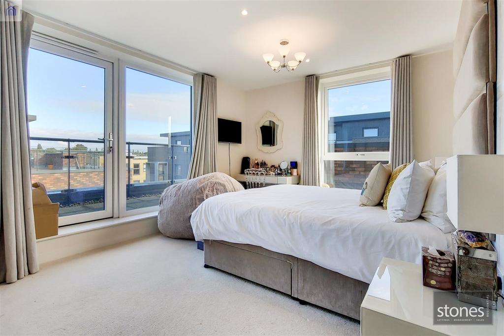 4 Bedroom 2-0.jpg