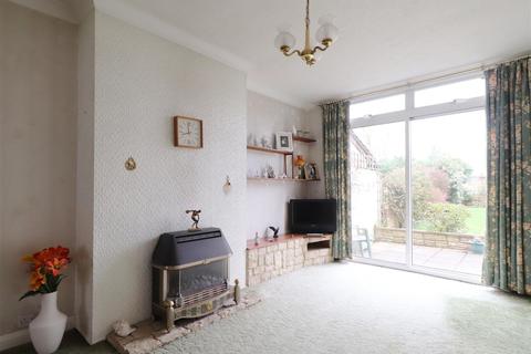 102 Holmsdale Grove, Bexleyheath, DA7 6NY