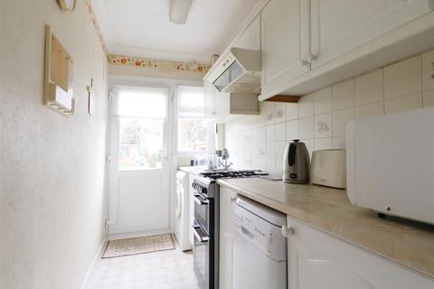 102 Holmsdale Grove, Bexleyheath, DA7 6NY