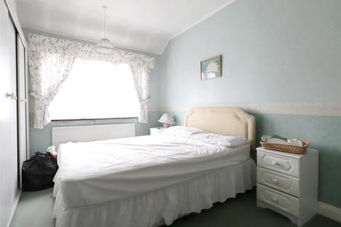102 Holmsdale Grove, Bexleyheath, DA7 6NY
