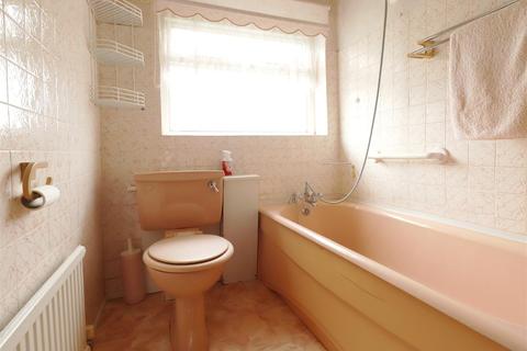 102 Holmsdale Grove, Bexleyheath, DA7 6NY