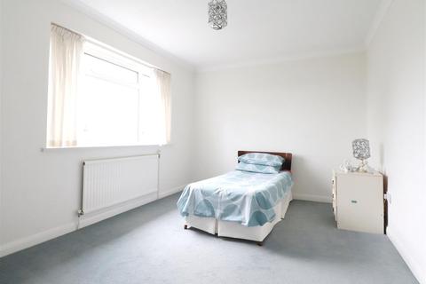 3 Station Approach, Barnehurst, Bexleyheath, DA7 6HQ