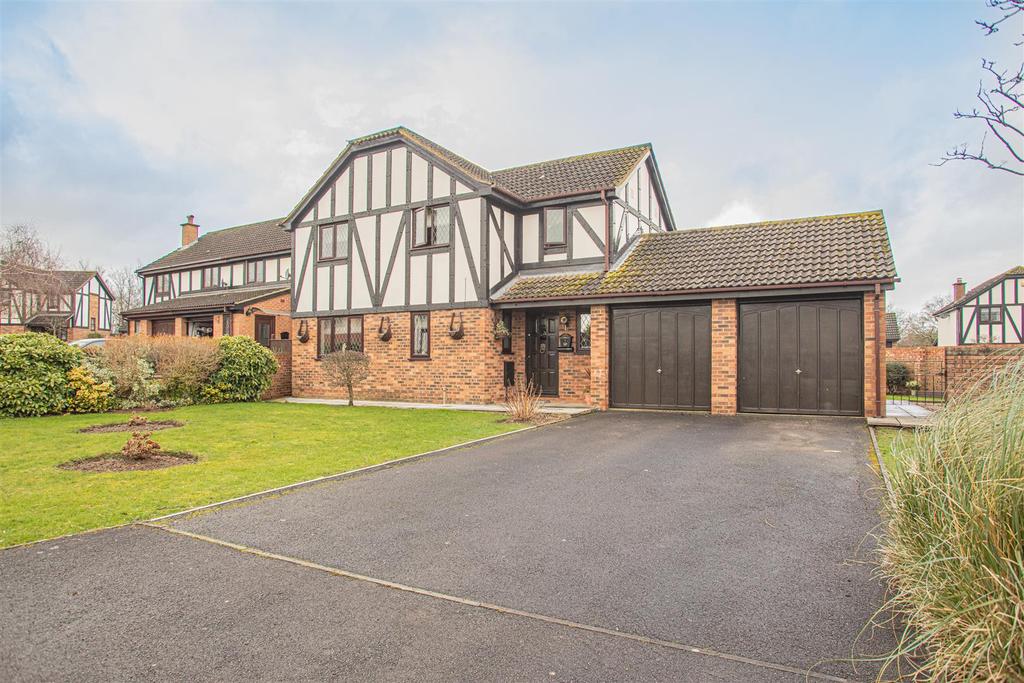 Grasmere, Bowerhill, Melksham 4 bed detached house £415,000
