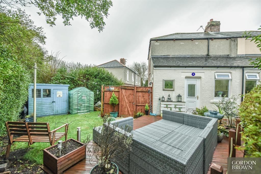 Glebe Crescent, Forest Hall, Newcastle Upon Tyne 2 bed semidetached