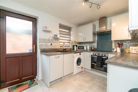 6 Blackthorn Close, Bingham, Nottingham, NG13 8UB