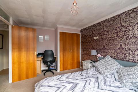 6 Blackthorn Close, Bingham, Nottingham, NG13 8UB