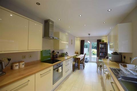 72 Deans Way, Gloucester, GL1 2QD