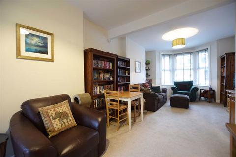 72 Deans Way, Gloucester, GL1 2QD
