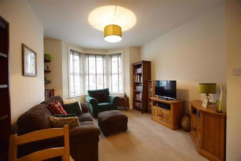 72 Deans Way, Gloucester, GL1 2QD