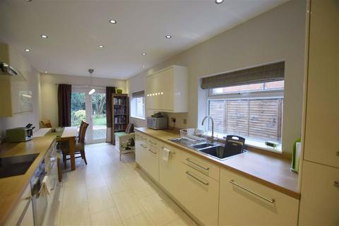 72 Deans Way, Gloucester, GL1 2QD