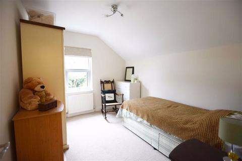 72 Deans Way, Gloucester, GL1 2QD