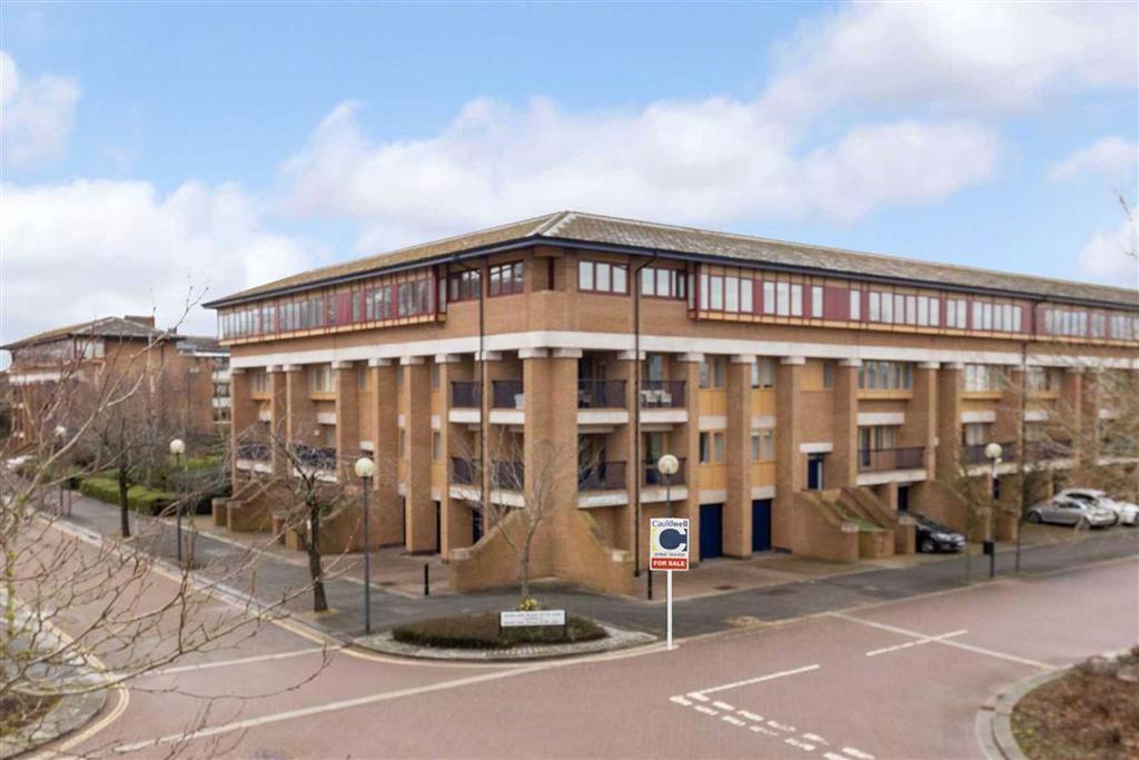 North Fourteenth Street, Central Milton Keynes, Milton Keynes, Bucks 2