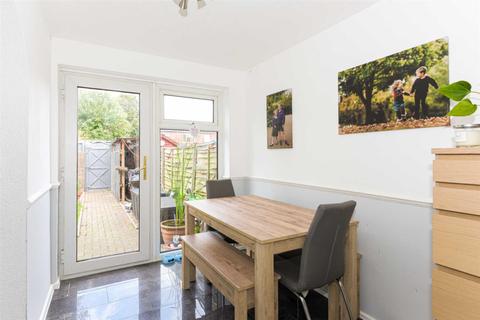 9 Dorset Square, Epsom, KT19 9HX