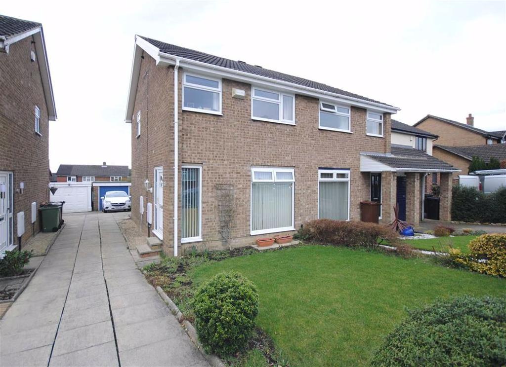 Sandgate Drive, Kippax, Leeds, LS25 3 bed semidetached house £185,000