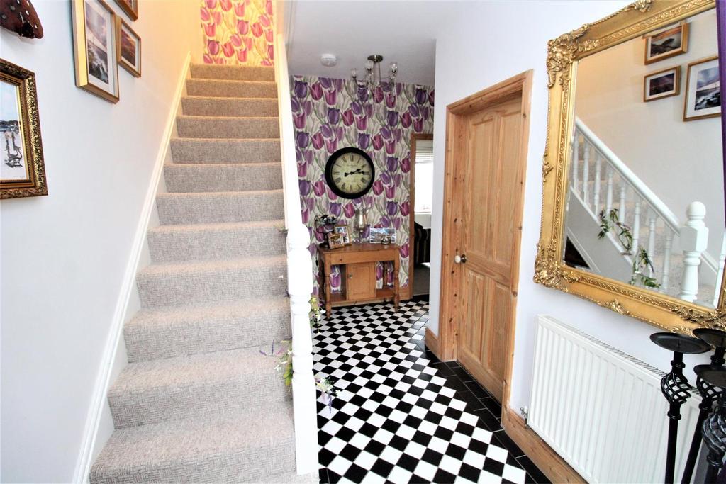 Cymau Lane, Cymau, Wrexham 3 bed semidetached house £220,000