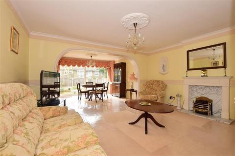 6 Nevill Way, Loughton, IG10 3BG