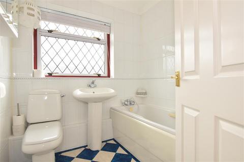 6 Nevill Way, Loughton, IG10 3BG