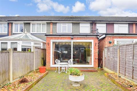 6 Nevill Way, Loughton, IG10 3BG