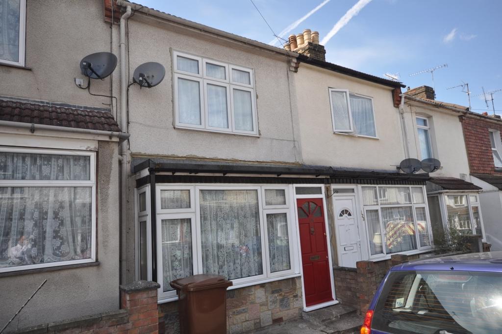 Albany Road Gillingham ME7 3 bed terraced house £850 pcm (£196 pw)
