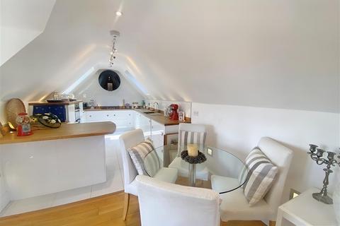 2 bedroom apartment for sale, The Penthouse, Aliston House, 58 Salterton Road, Exmouth