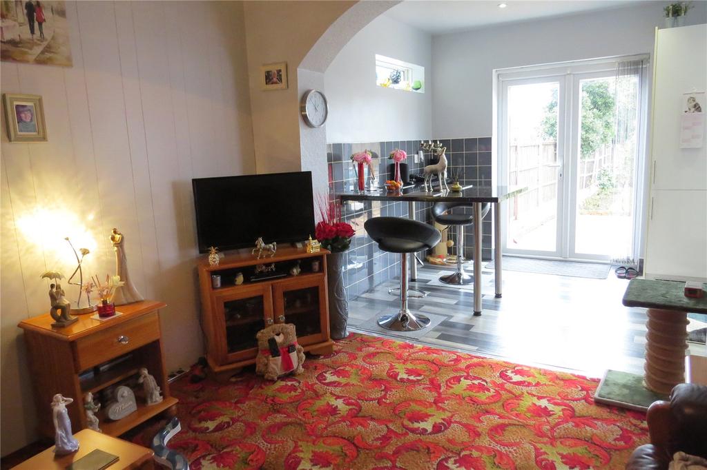 Oxley Moor Road, Oxley, Wolverhampton, WV10 3 bed semidetached house