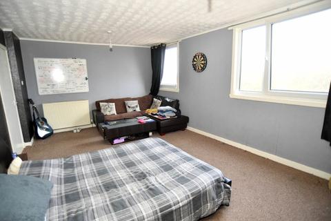 3 bedroom flat for sale - Auchmill Road, Aberdeen, AB21