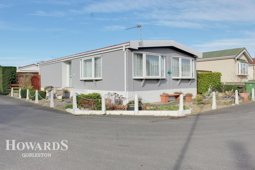 Blue Sky Close, Bradwell 2 bed park home £90,000