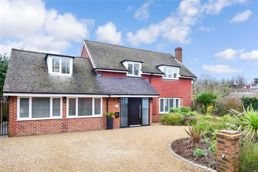 Searchwood Road, Warlingham, Surrey 4 bed detached house for sale £875,000
