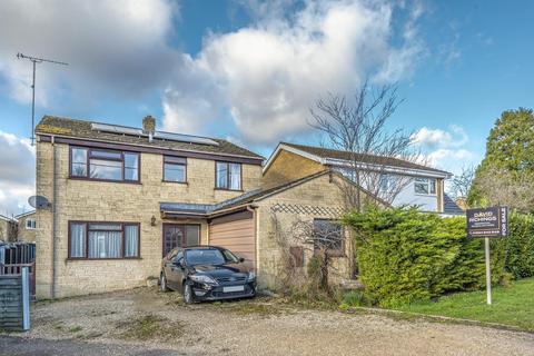 64 Alvescot Road, Carterton, OX18 3JJ