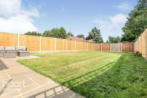 Tingle Creek Back Lane, Stainforth, Doncaster, DN7 5BA