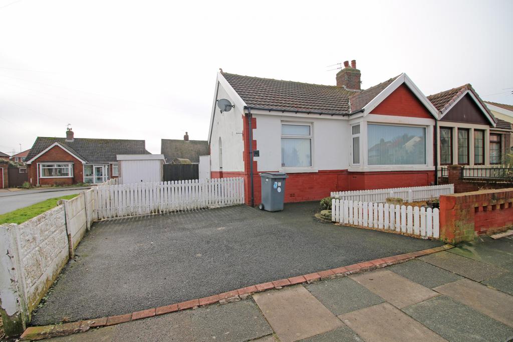 Crofton Avenue, Blackpool, FY2 2 bed bungalow £130,000