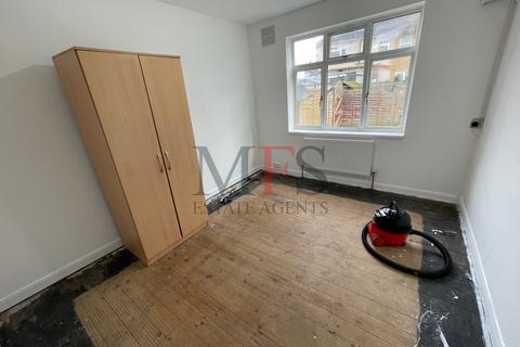 2 bedroom flat to rent - Stratford Road, Hayes, UB4
