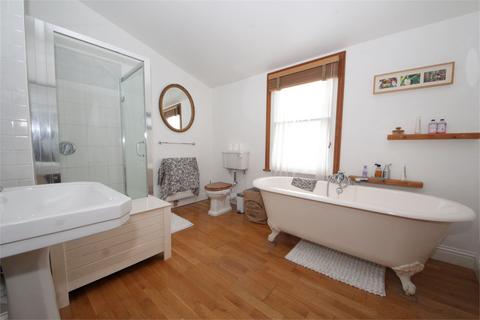 3 Vicars Moor Lane, London, N21 2QN