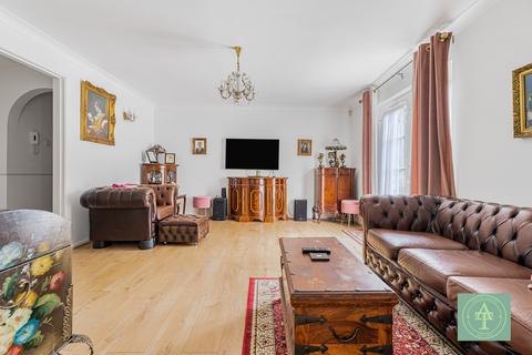 2 bedroom flat for sale, 6 Cunard Crescent, Winchmore Hill, N21