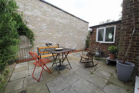 89 Ash Grove, London, N13 5AW