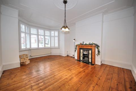 20 Caversham Avenue, London, N13 4LN