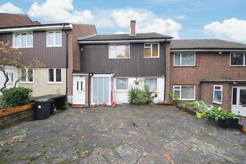 3 Waterfall Close, London, N14 7JR