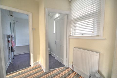 114 Trent Gardens, London, N14 4QG