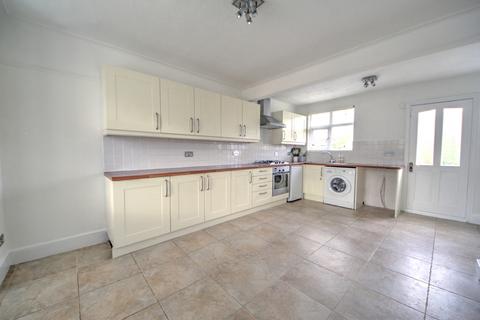 114 Trent Gardens, London, N14 4QG