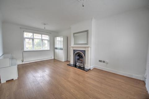 114 Trent Gardens, London, N14 4QG